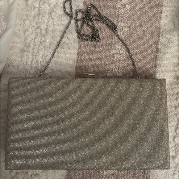 Silver clutch - Picture 2 of 3